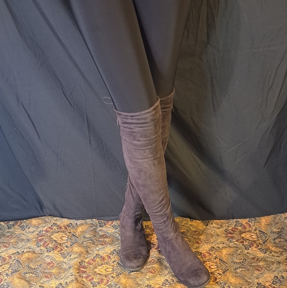 Boots - Picture 3 of 6